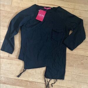 ♦️Chic Black Top with Tassel Accents